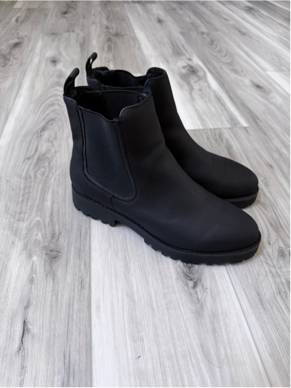 Thursday Boot Company Legend Chelsea Boots Women’s 9.5 Black Matte Leather Lug
